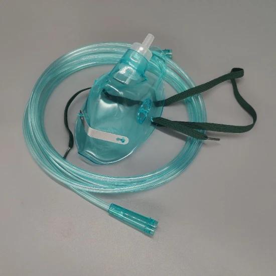 Allongé sous le masque à oxygène jetable médical d'enfant de tuyauterie résistante d'écrasement du menton 2m